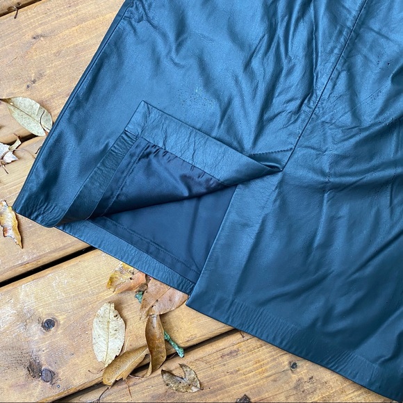 Danier black leather pencil skirt - Picture 4 of 6